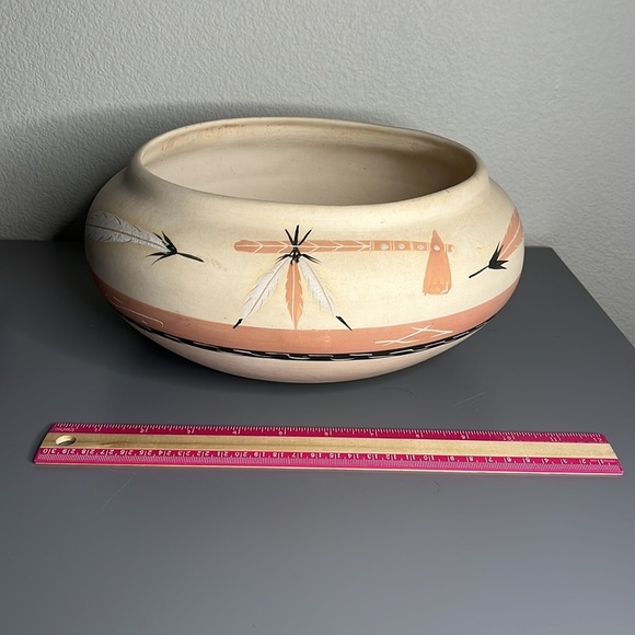Desert Pueblo Hand Painted Stoneware Large Pottery Feather Signed Little Red 3‎ - Picture 7 of 8